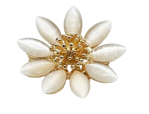 Prendedor blanco con dorado de flor