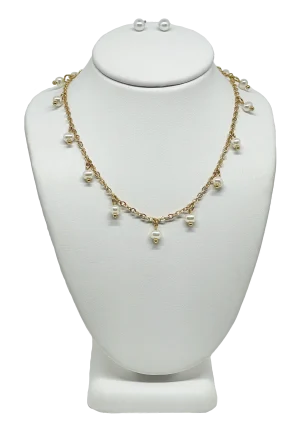 Set de collar y aretes dorados con perlas-gallery-0