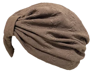 Turbante café con diseño
