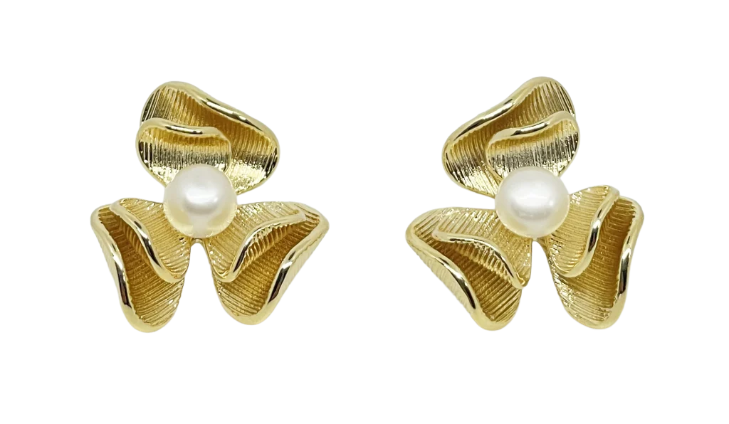 Aretes dorados de flor con perla - Chapa S925