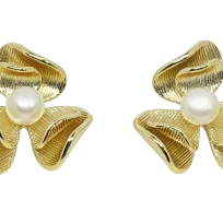Aretes dorados de flor con perla - Chapa S925