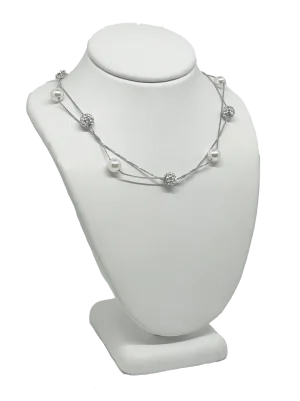 Collar plateado con perla y brillantitos