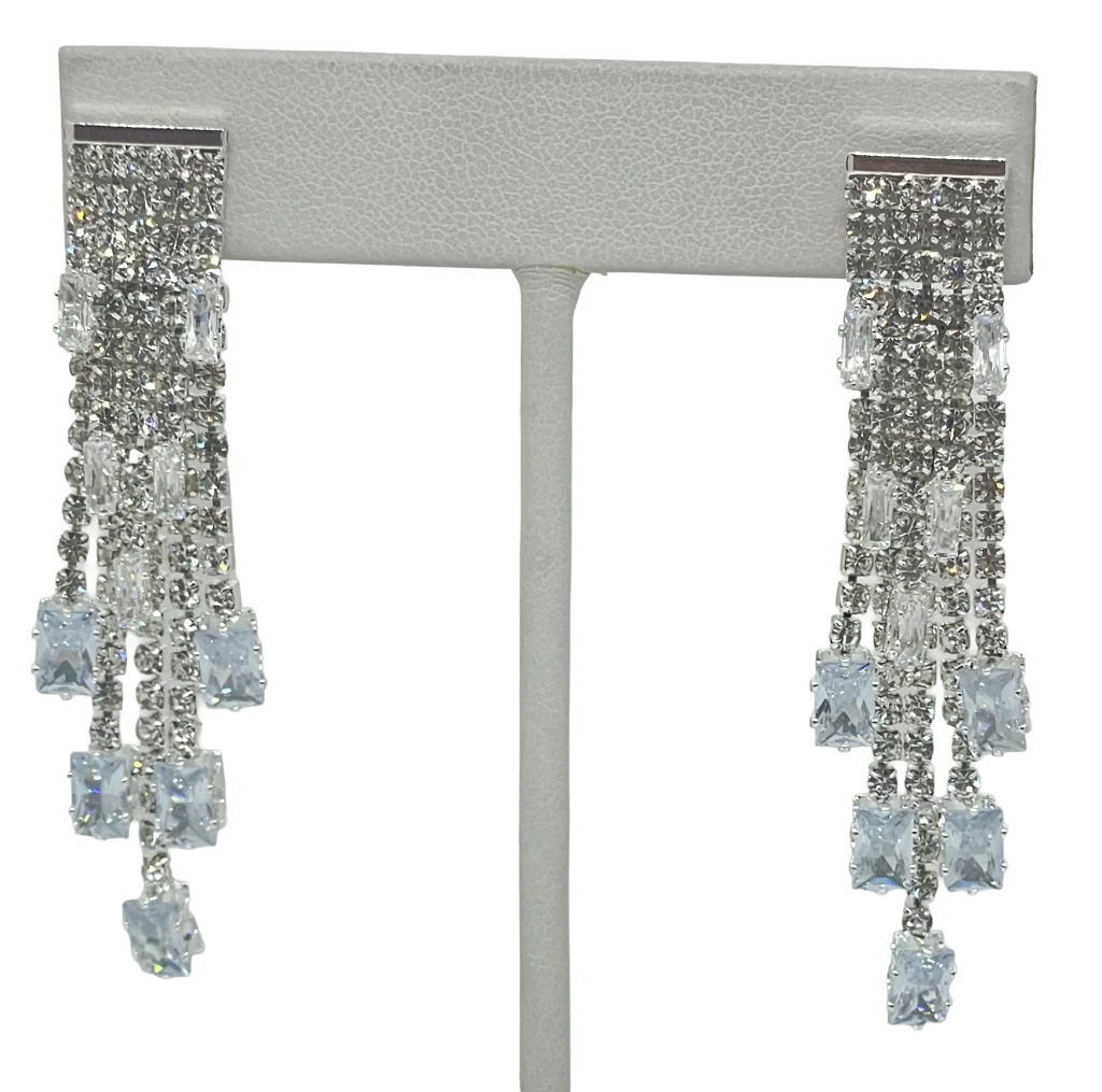Aretes de brillantitos plateados