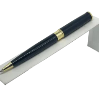 Lapicero de metal negro con dorado