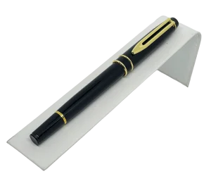 Lapicero negro con dorado de metal