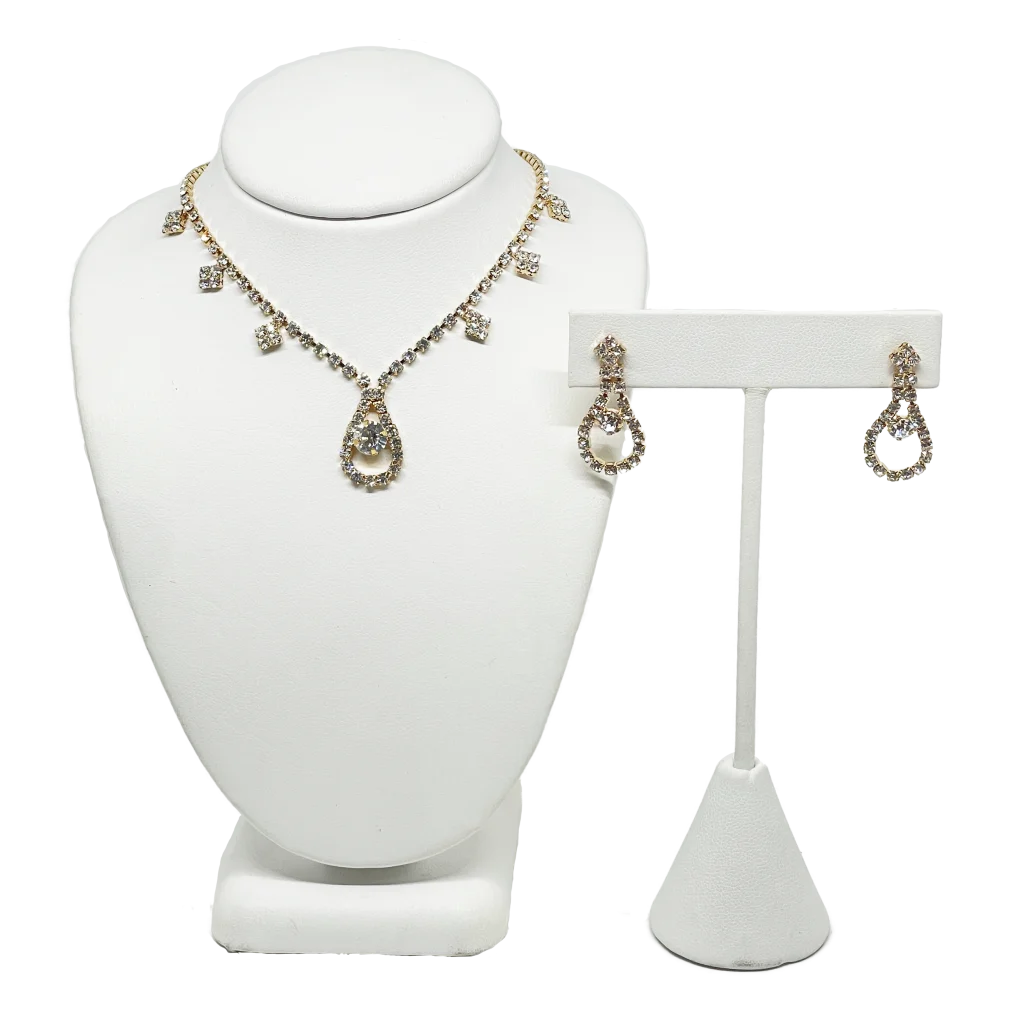 Set collar y aretes dorados de brillantitos Set collar y aretes dorados de brillantitos