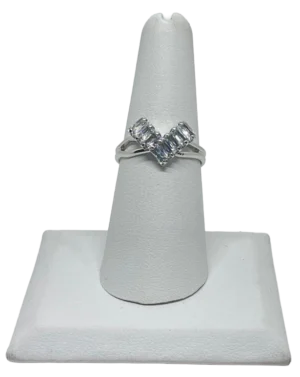 Anillo ajustable plateado con brillantitos