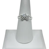 Anillo ajustable plateado con brillantitos