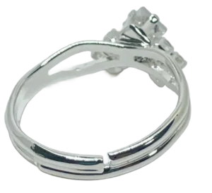 Anillo ajustable plateado con brillantitos-gallery-0