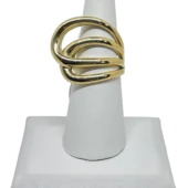 Anillo dorado de acero