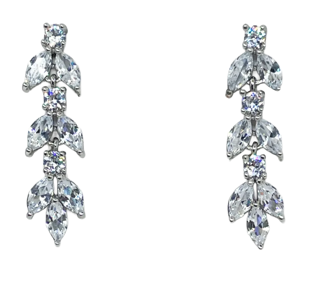 Aretes plateados de metal con brillantitos-gallery-0