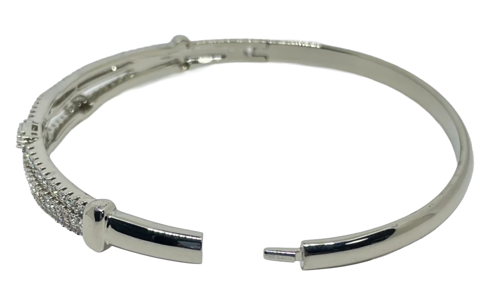 Pulsera de aro plateada de rodio con brillantitos de 3 filas-gallery-0
