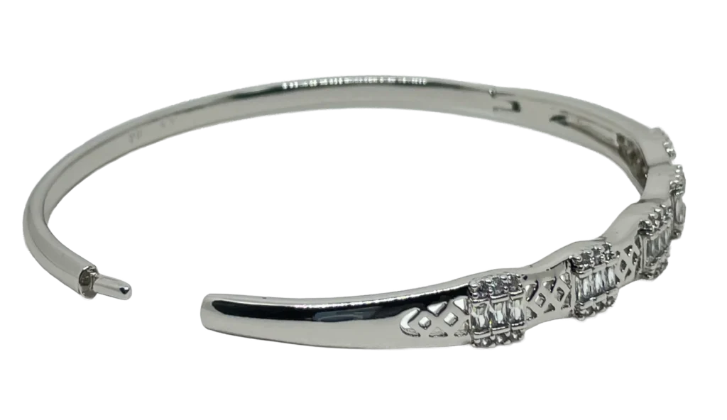 Pulsera de aro plateada de rodio con brillantitos y cuadros-gallery-0