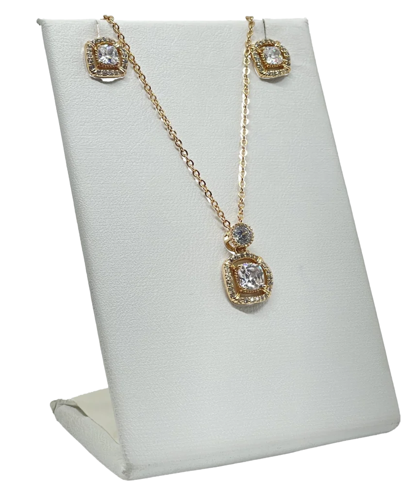 Set collar y aretes dorado de rodio con brillantitos Set collar y aretes dorado de rodio con brillantitos