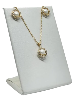 Set collar y aretes dorado de rodio con brillantitos y perla